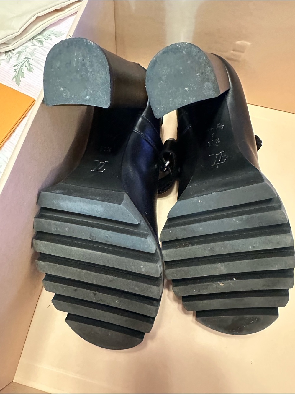 Louis Vuitton 💎💎 Star Trail Noir Mary Jane Lug Sole High Heels Pump RARE FIND - Picture 9 of 13